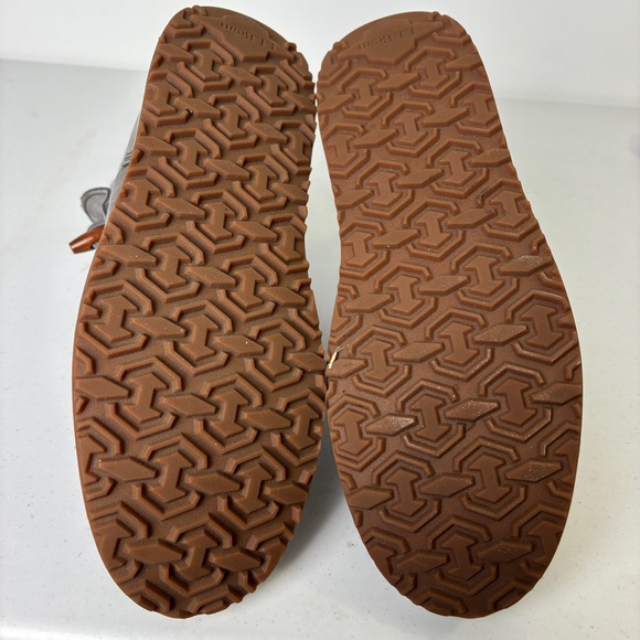 L.L.Bean Mountainside Toggle Boots - Picture 7 of 8
